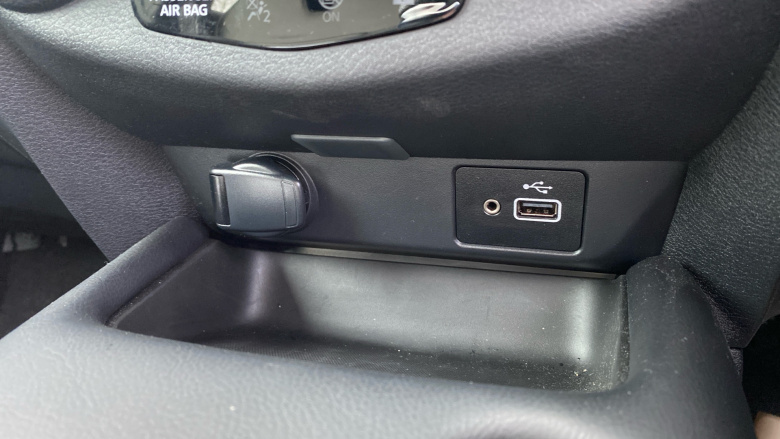 Nissan Juke 1.0 DiG-T 114 Tekna 5dr Petrol Hatchback